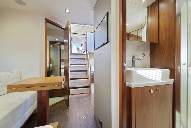 Veni Vici Yacht Photos Pics 