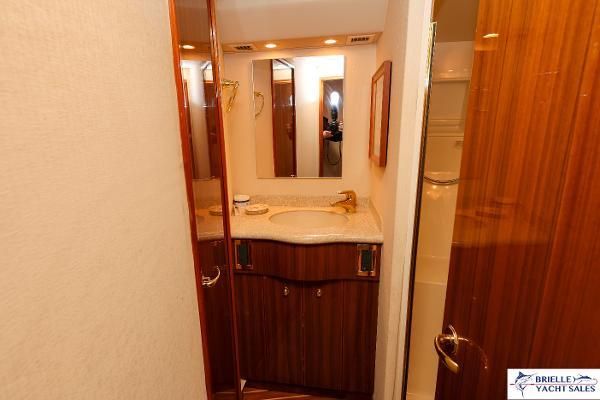 2005 Viking 45 