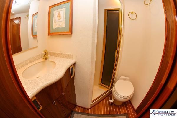 2005 Viking 45 
