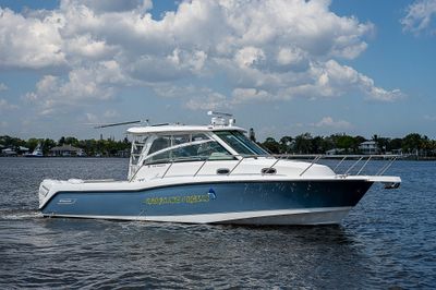 Boston Whaler 345 Conquest