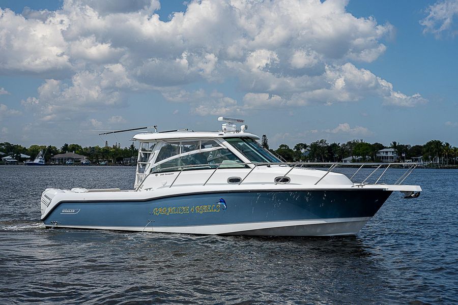 2018 Boston Whaler 345 Conquest