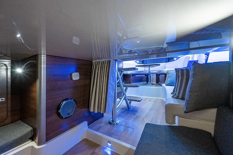 Paradise 4 Reels Yacht Photos Pics Boston Whaler 345 Paradise 4 Reels-Cabin