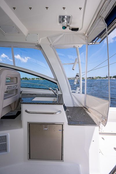 2018 Boston Whaler 345 Conquest