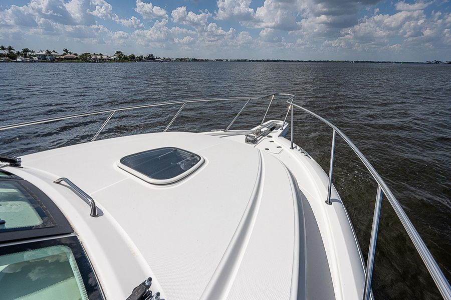 2018 Boston Whaler 345 Conquest