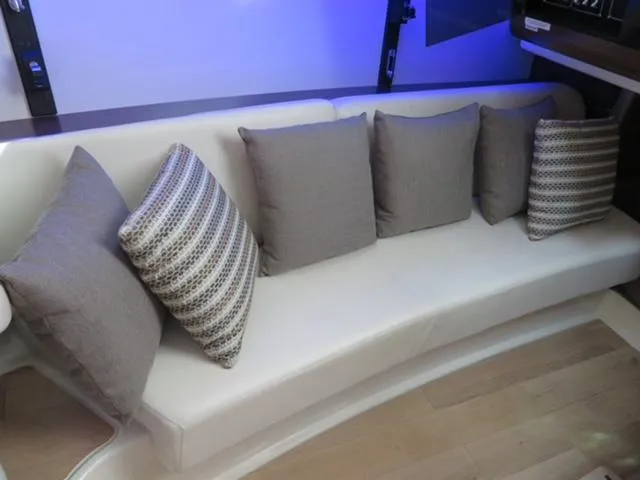 Paradise 4 Reels Yacht Photos Pics Boston Whaler 345 Paradise 4 Reels-Cabin, Seating