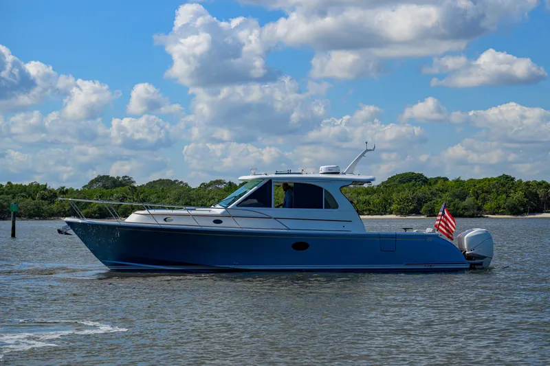 Valkyrie Yacht Photos Pics 