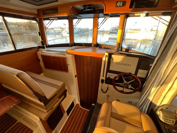 Together Again II Yacht Photos Pics Interior of 2022 Ranger Tugs R-31 CB boat with Garmin navigation system.