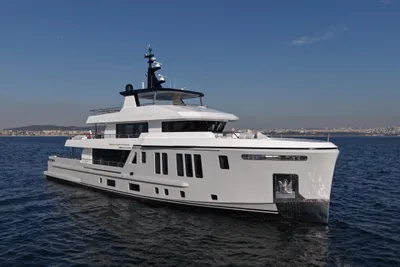 2025 Bee BEE Yacht