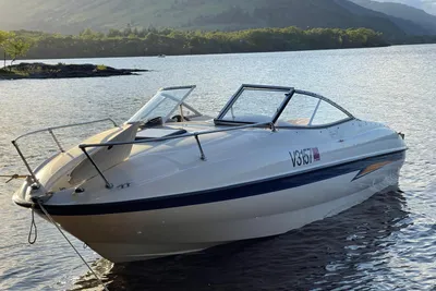 2004 Bayliner 212 Capri Cuddy