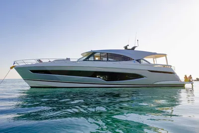 Riviera 6800 Sport Yacht Platinum Edition