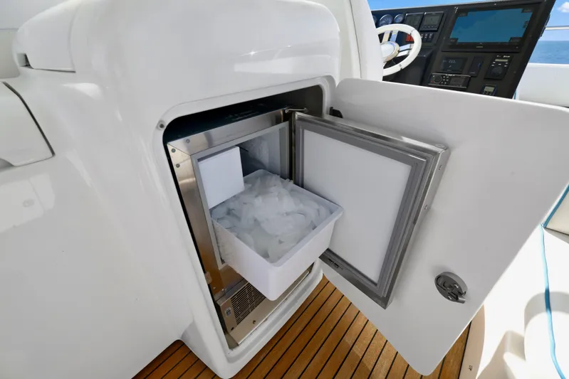 Juliet Yacht Photos Pics 