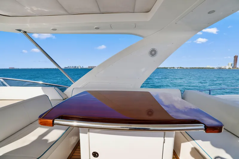 Juliet Yacht Photos Pics 