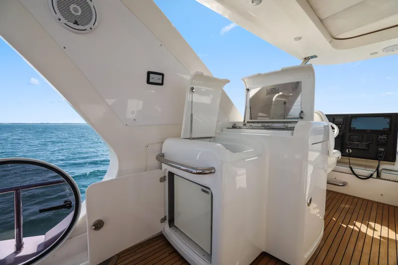 Juliet Yacht Photos Pics 