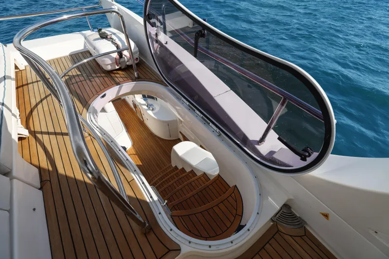 Juliet Yacht Photos Pics 