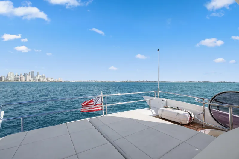 Juliet Yacht Photos Pics 