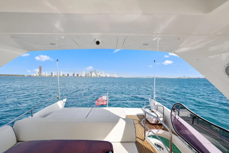 Juliet Yacht Photos Pics 