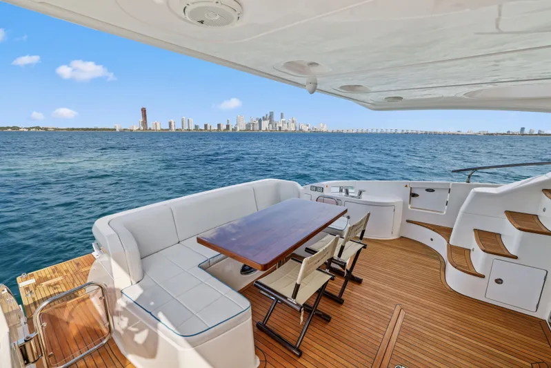 Juliet Yacht Photos Pics 