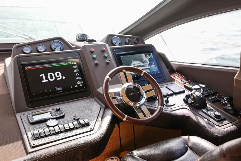 Juliet Yacht Photos Pics 