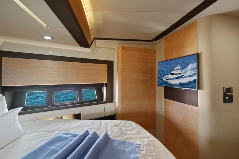 Juliet Yacht Photos Pics 