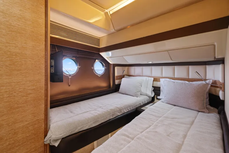 Juliet Yacht Photos Pics 