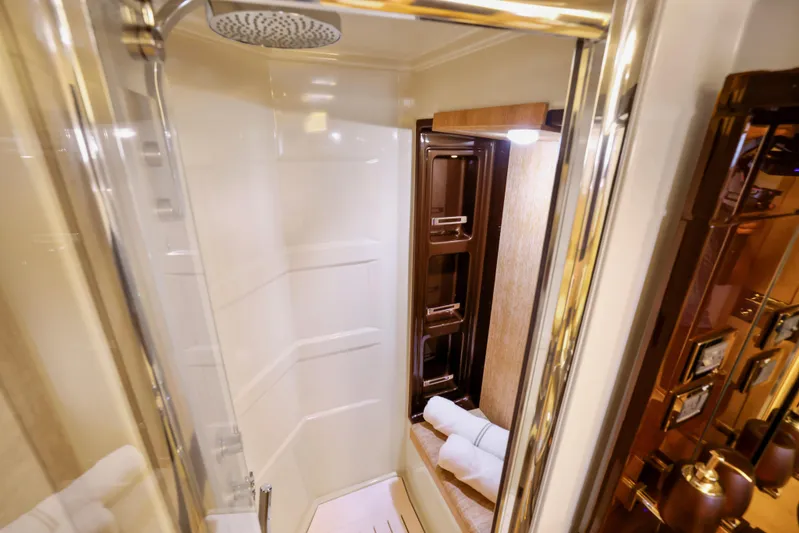 Juliet Yacht Photos Pics 