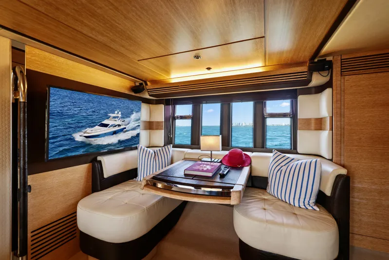 Juliet Yacht Photos Pics 