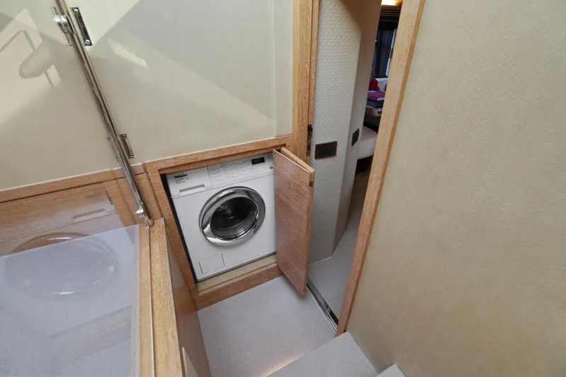 Juliet Yacht Photos Pics 