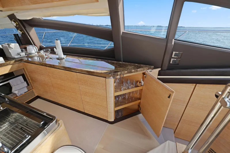 Juliet Yacht Photos Pics 