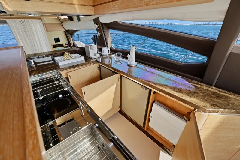 Juliet Yacht Photos Pics 