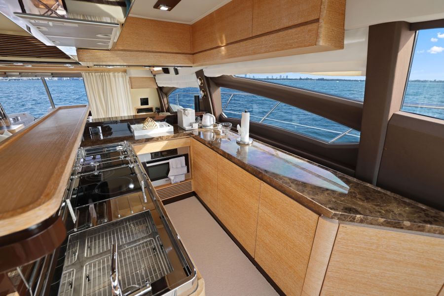 2012 Azimut 64 Flybridge