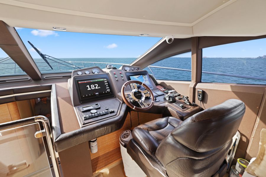 2012 Azimut 64 Flybridge