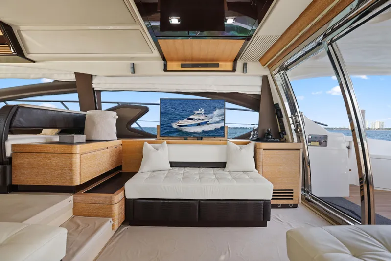 Juliet Yacht Photos Pics 