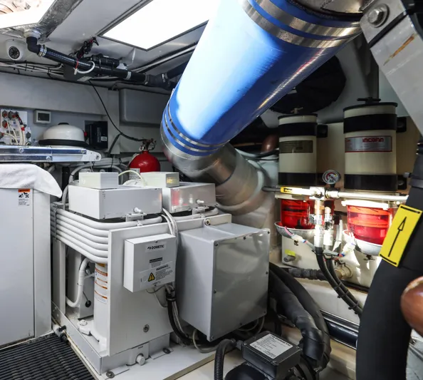 Juliet Yacht Photos Pics 