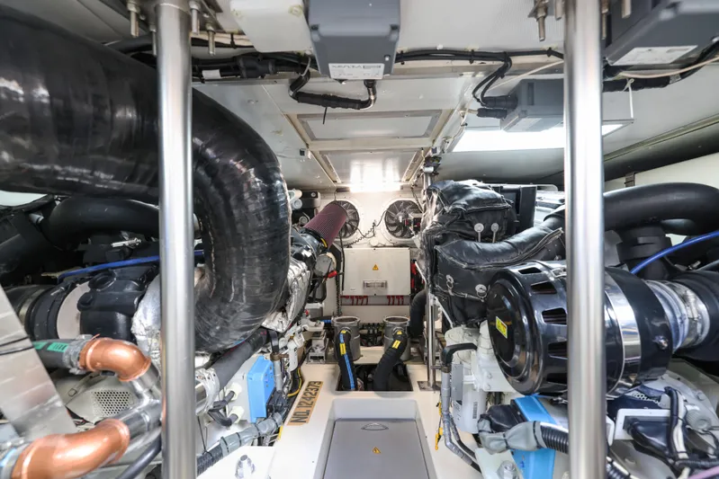 Juliet Yacht Photos Pics 