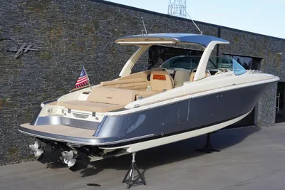 Chris-Craft Launch 35 GT