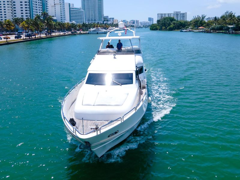2009 Tango COCKPIT MOTOR YACHT