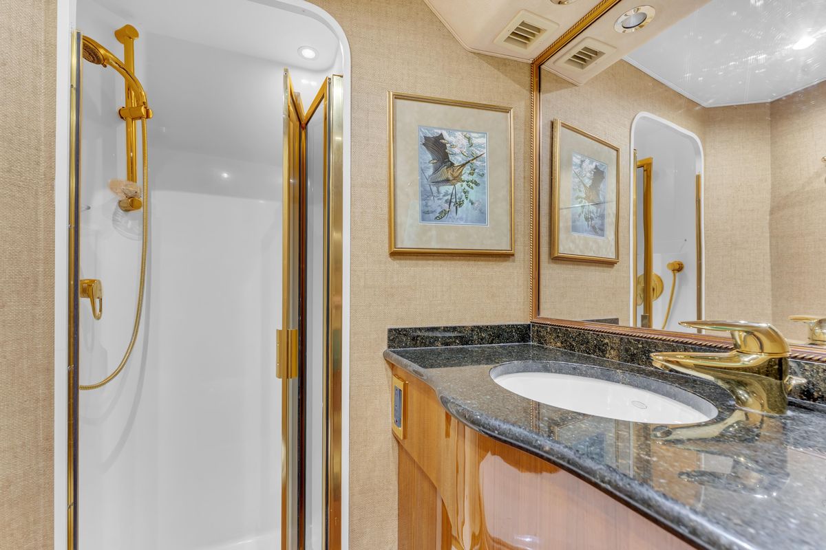 2007 Viking 74 