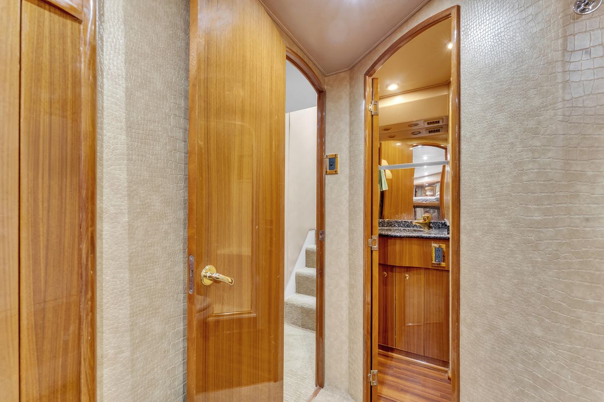 2007 Viking 74 