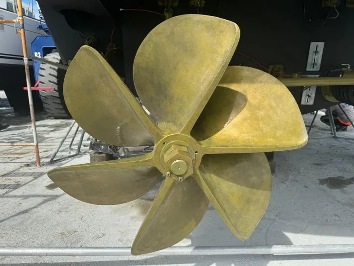 Vidi Yacht Photos Pics 74&apos;Pershing-Vidi97.jpg