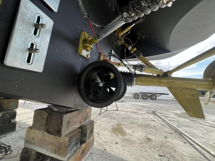 Vidi Yacht Photos Pics 74&apos;Pershing-Vidi91.jpg