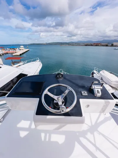 Bite Me Yacht Photos Pics 