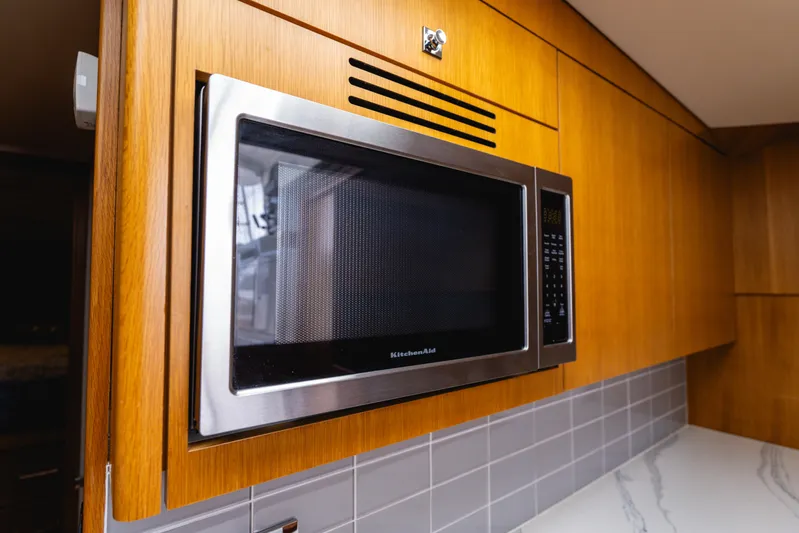 Bite Me Yacht Photos Pics 