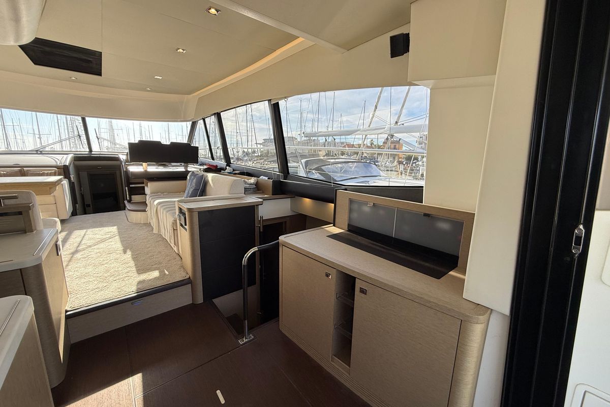 2017 Prestige 59 