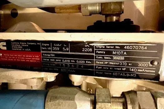 "sunseeker" Yacht Photos Pics Cummins engine label on 2002 Silverton 43 Motor Yacht, displaying technical specifications.