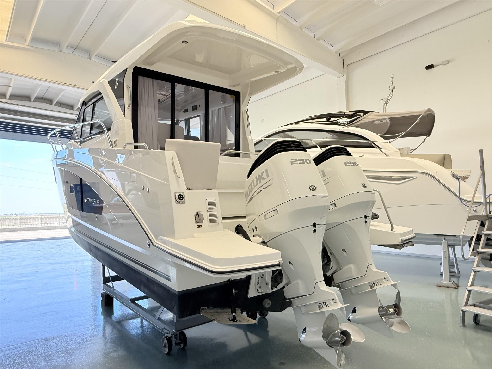 2026 Custom Beneteau Antares 9 OB v2