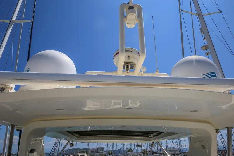  Yacht Photos Pics Azimut Fly 78 yacht, 2010 model, featuring radar equipment against a clear blue sky.