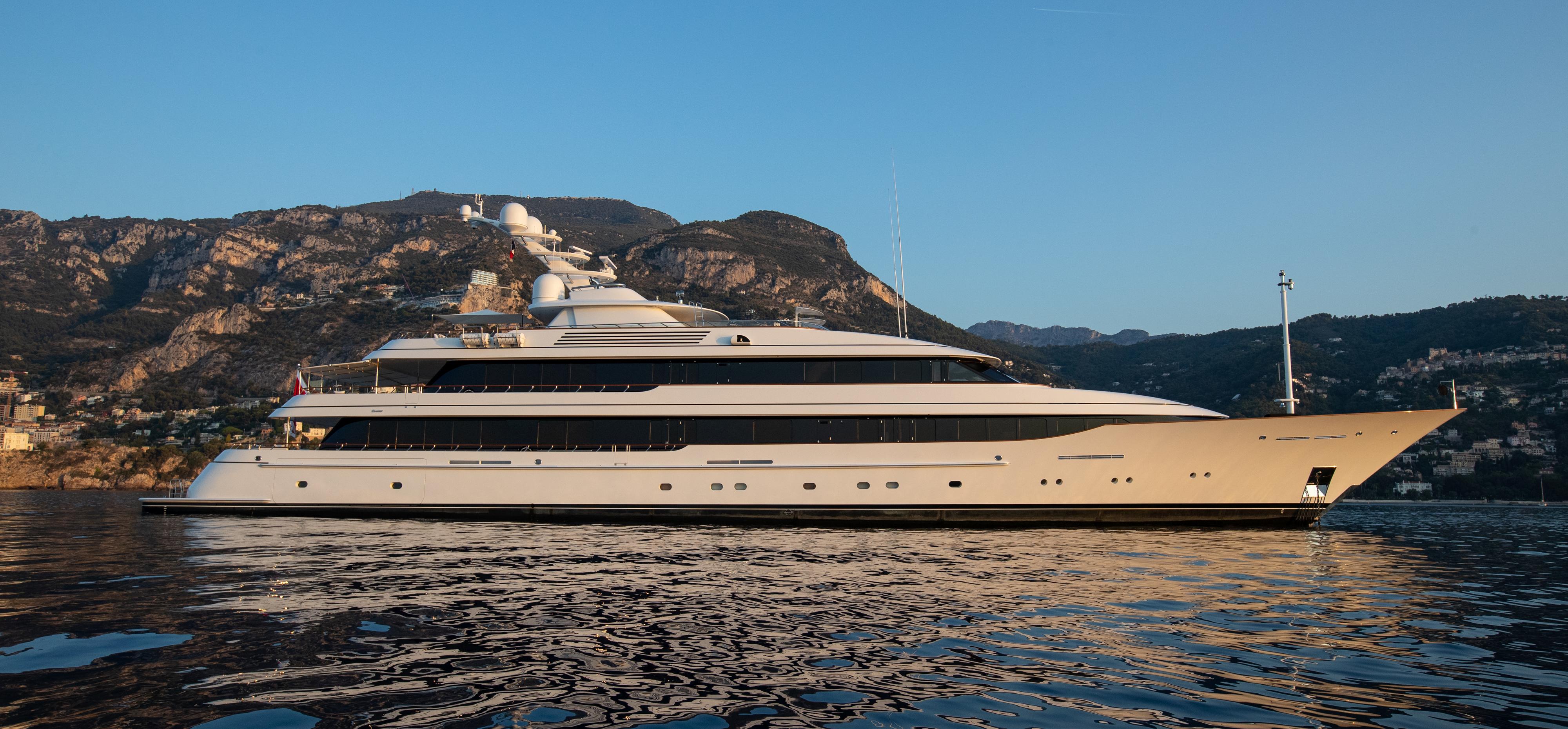 drizzle feadship yacht