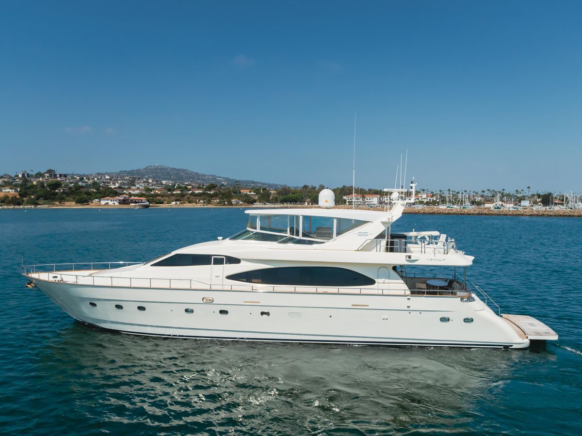 2005 Azimut 85 