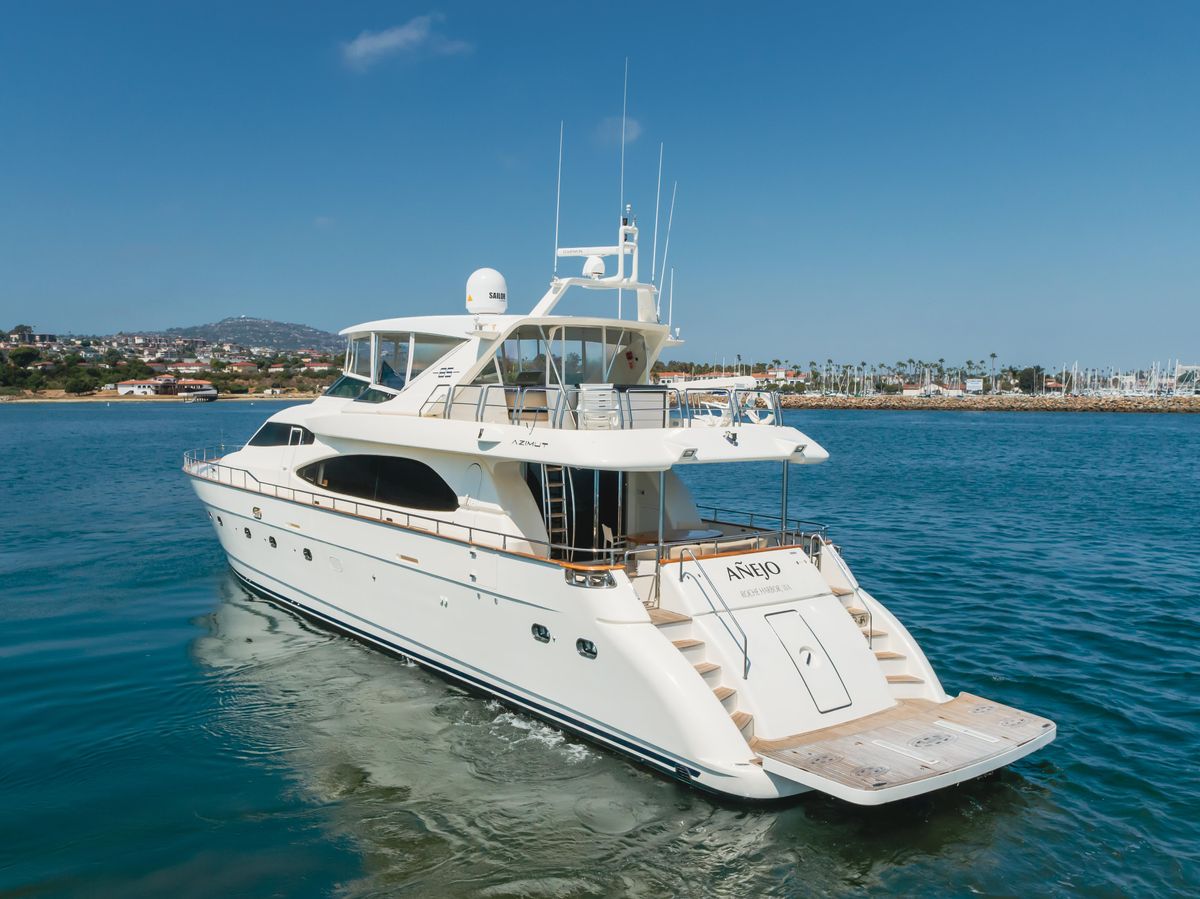 2005 Azimut 85 