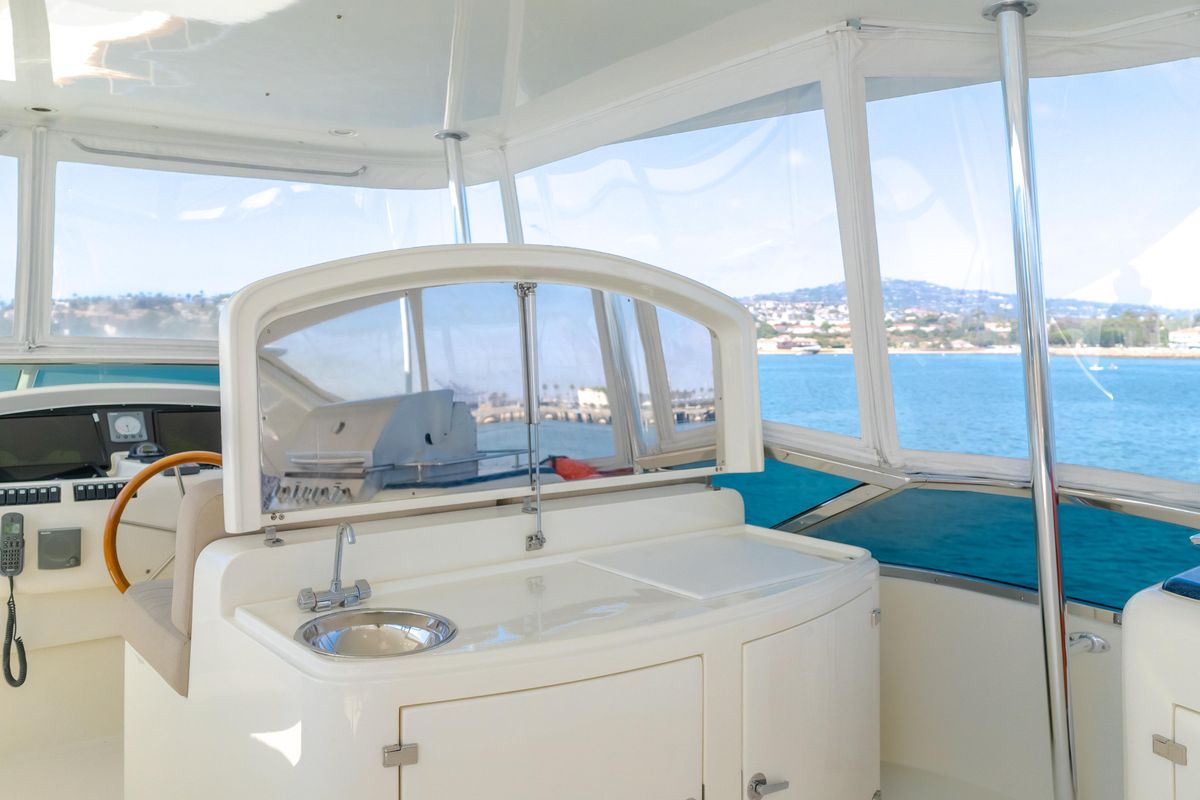 2005 Azimut 85 